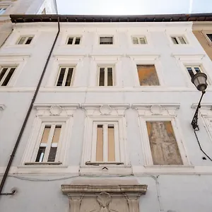 59 Steps Trevi Ρώμη