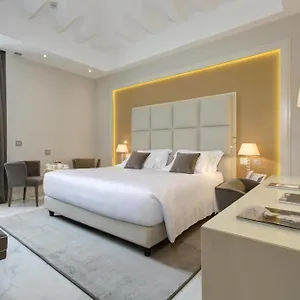 Aleph Hotel, Curio Collection By Hilton ***** Rome